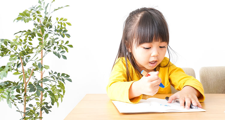 「小学校に入る前までに読み書きを覚えさせる」知育効果は高い