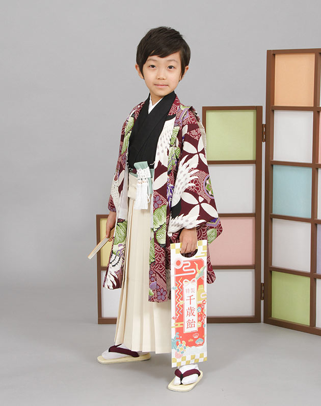 「七五三は千歳飴と一緒に記念撮影」はスタジオマリオで!
