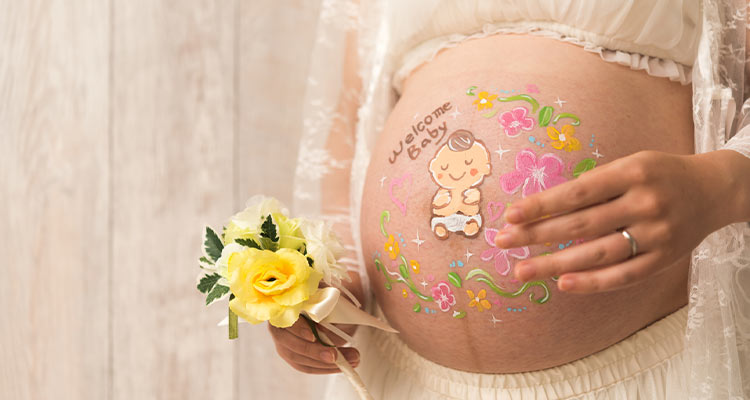マタニティペイントを妊娠中の思い出に|3つの方法とペイントの残し方