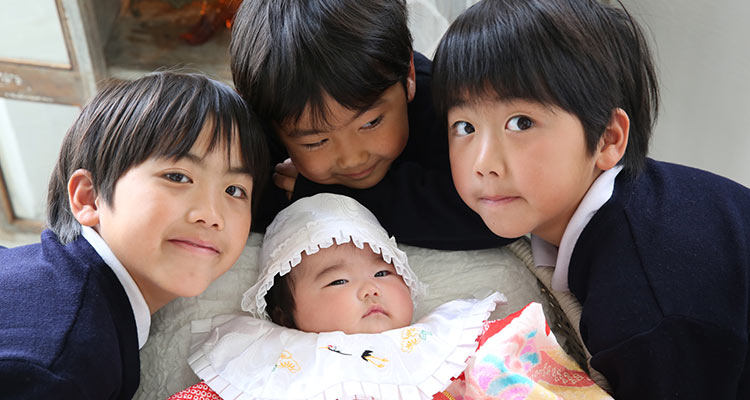 赤ちゃんや両親・参加者|お宮参りの服装選び