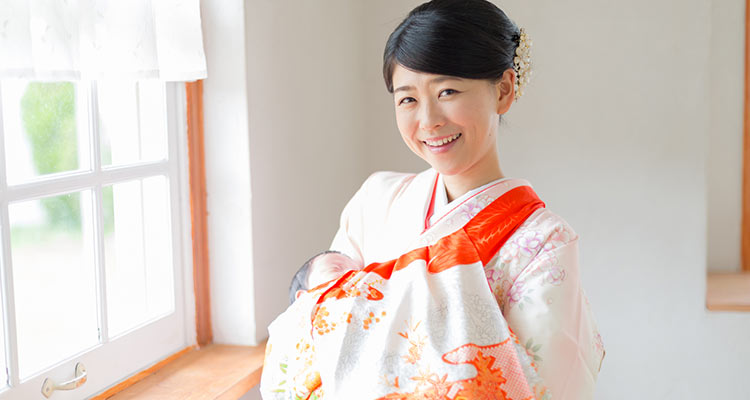 お宮参りの髪型やメイクのマナーはこれ!和装と洋装&写真写りのポイントも