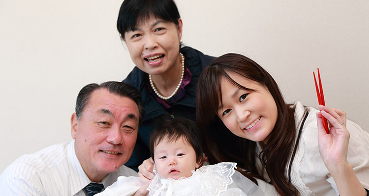 【お宮参り】食事会を開くときの挨拶は誰がする?一大行事を成功させるコツ!
