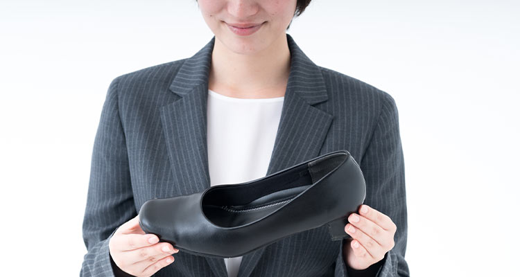 お宮参りにはどんな靴を履く?服装・当日の流れ・思い出の残し方も紹介