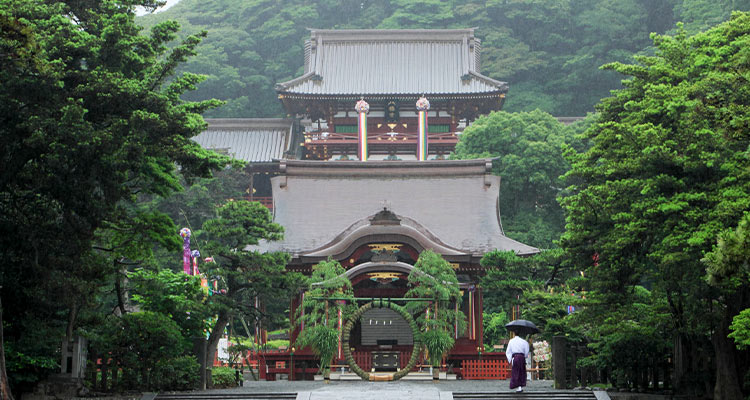 【お宮参りが雨】お参りする?延期?対処法や雨でもすてきな写真を残すコツ
