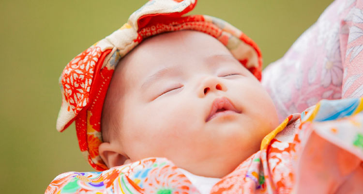 お宮参り|赤ちゃんの着物(産着・初着)はレンタルも便利